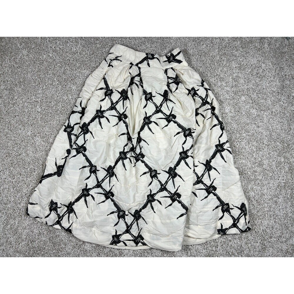 0 Degrees Celsius Womens Size XS White Black Embroidered Bubble Skirt
